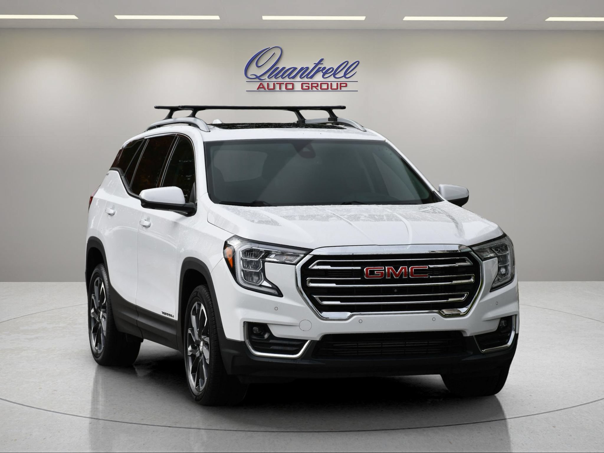 Used 2023 GMC Terrain SLT w/ Infotainment Package II AWD/4WD image 2