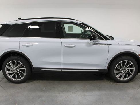 New 2026 Lincoln Corsair Premiere image 10