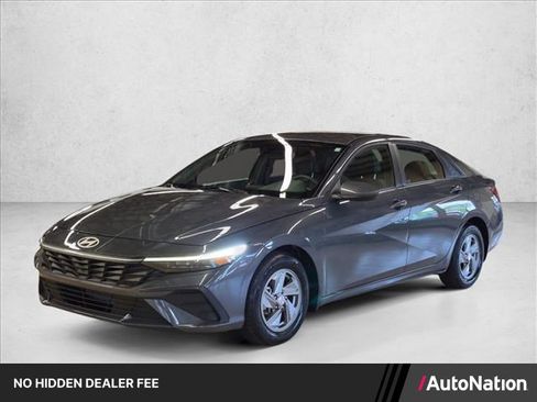 Used 2025 Hyundai Elantra SE FWD image 1