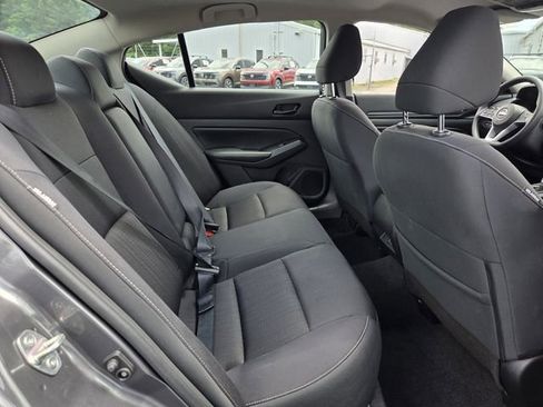 Used 2025 Nissan Altima 2.5 SV FWD image 14