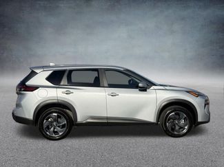 Used 2025 Nissan Rogue SV video 2