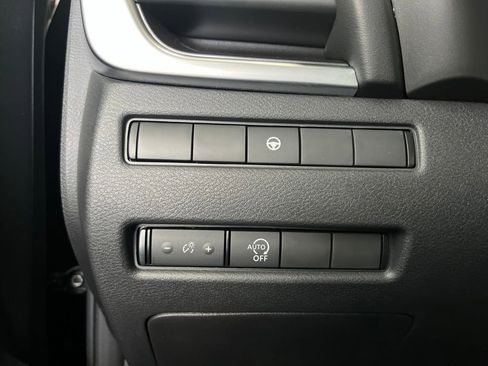 Used 2023 Nissan Rogue SV AWD/4WD image 4