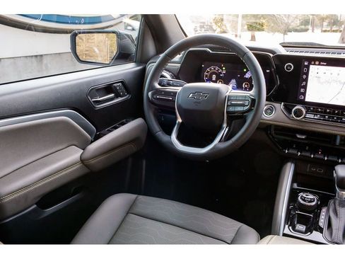 Used 2025 Chevrolet Colorado ZR2 image 15