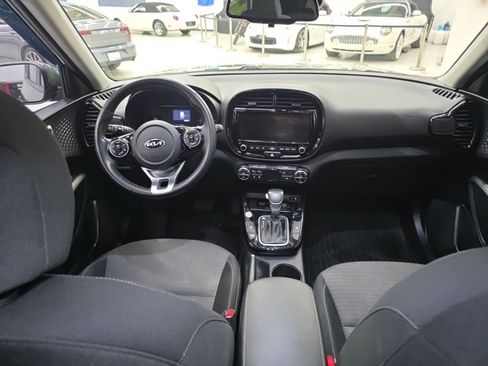 Used 2021 Kia Soul EX FWD image 12