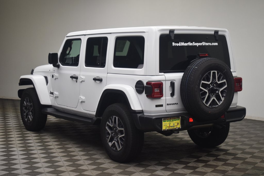 New 2026 Jeep Wrangler Unlimited Sahara AWD/4WD image 11