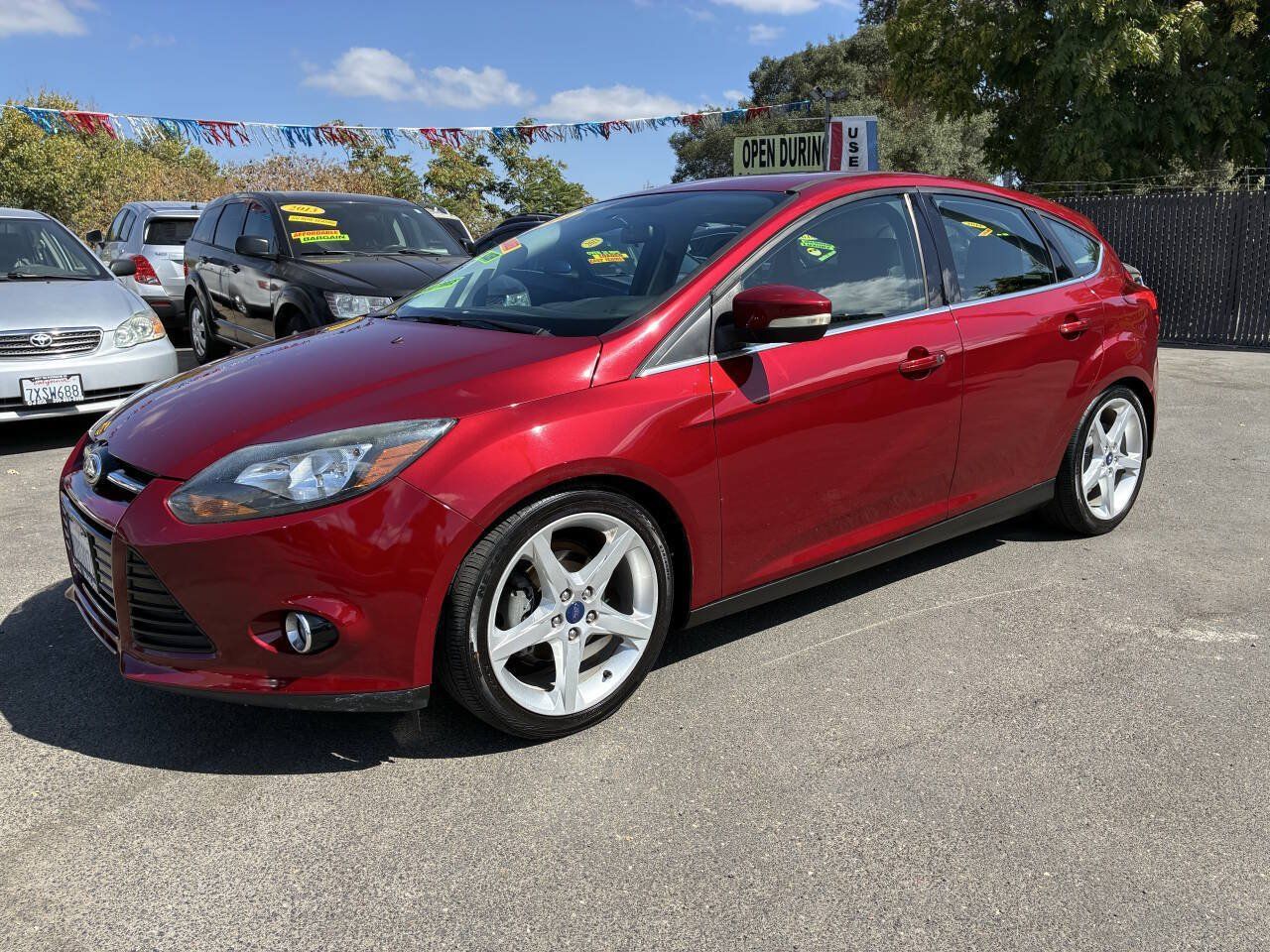 Used 2014 Ford Focus Titanium FWD image 1