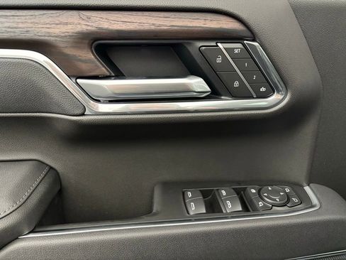 New 2026 GMC Sierra 1500 SLT w/ SLT Premium Package image 16