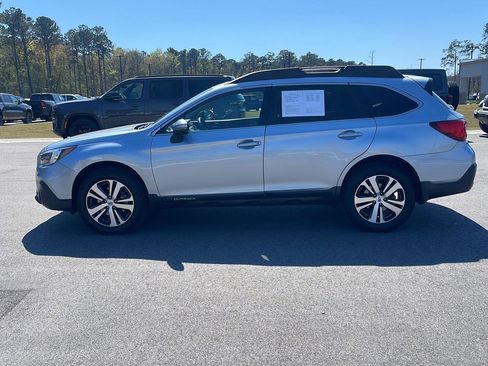 Used 2019 Subaru Outback 2.5i Limited w/ Popular Package #2 image 4