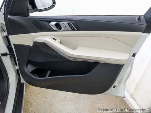 Used 2022 BMW X5 xDrive40i w/ Climate Comfort Package image 26