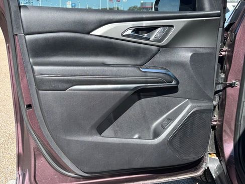 Used 2024 Chevrolet Traverse LT image 28