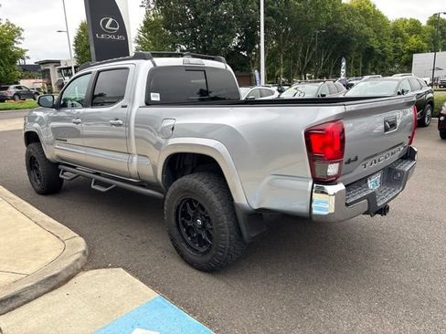 Used 2021 Toyota Tacoma SR5 AWD/4WD image 6