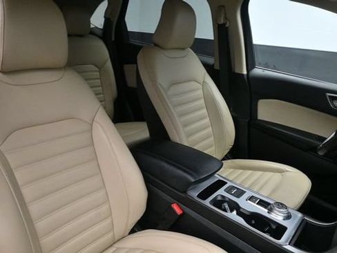 Used 2022 Ford Edge SEL AWD/4WD image 14