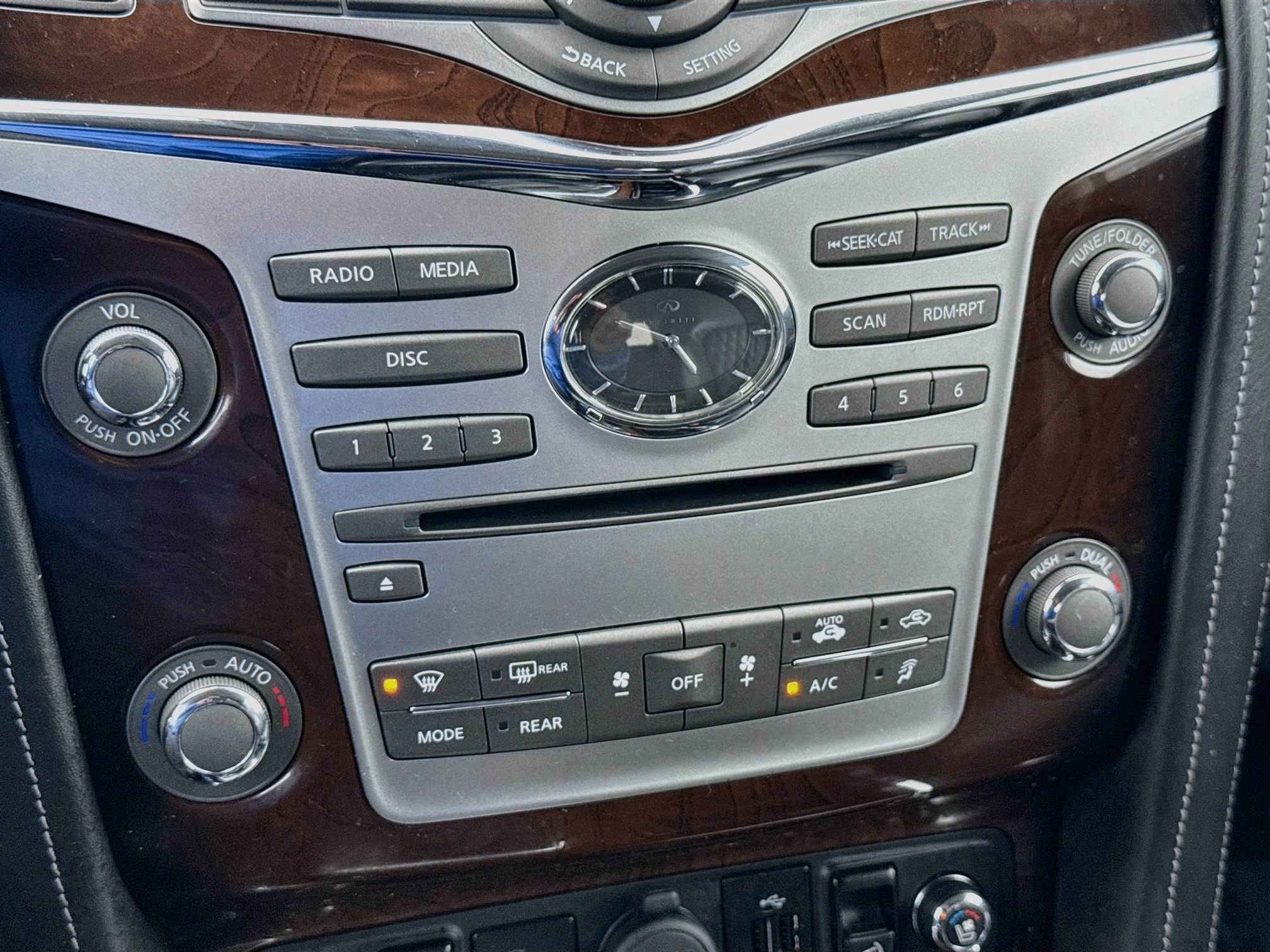 Used 2018 INFINITI QX80 4WD w/ Deluxe Technology Package image 18