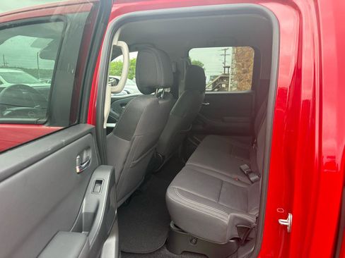 Used 2022 Nissan Frontier SV AWD/4WD image 18
