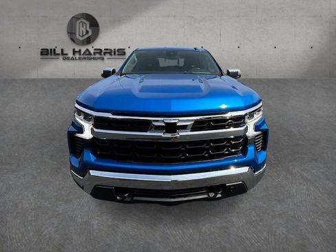 Used 2024 Chevrolet Silverado 1500 LT w/ Z71 Off-Road Package AWD/4WD image 2