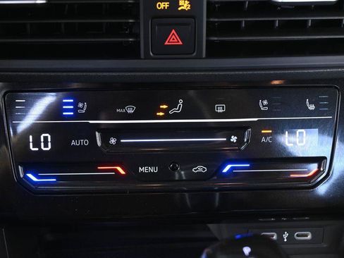 Used 2025 Volkswagen Jetta SEL FWD image 17