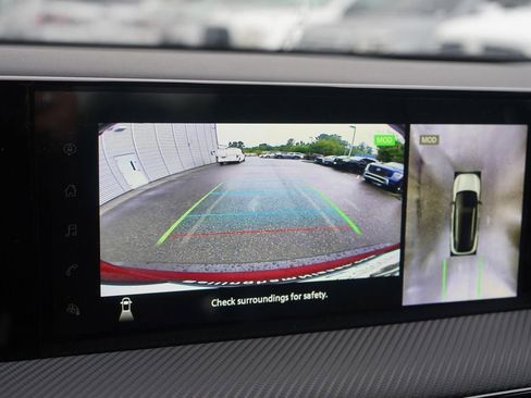 New 2025 Nissan Kicks SR image 16