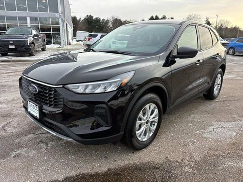 Used 2025 Ford Escape Active w/ Cold Weather Package image 6