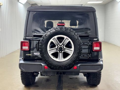 Used 2021 Jeep Wrangler Unlimited Sahara AWD/4WD image 5