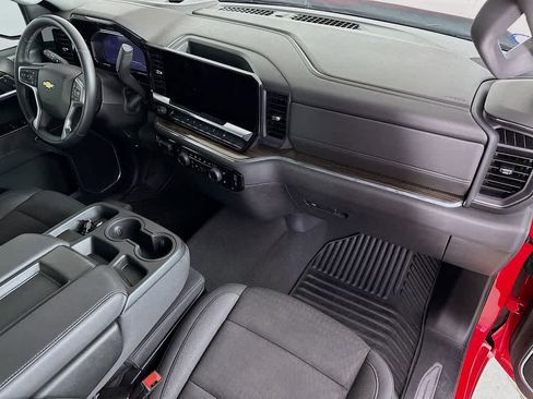 Used 2025 Chevrolet Silverado 1500 LT AWD/4WD image 33