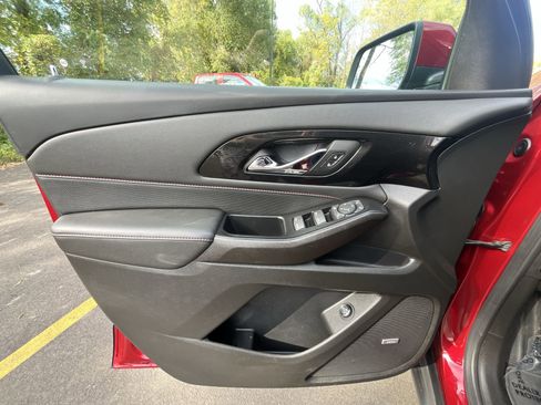 Certified 2023 Chevrolet Traverse RS image 23