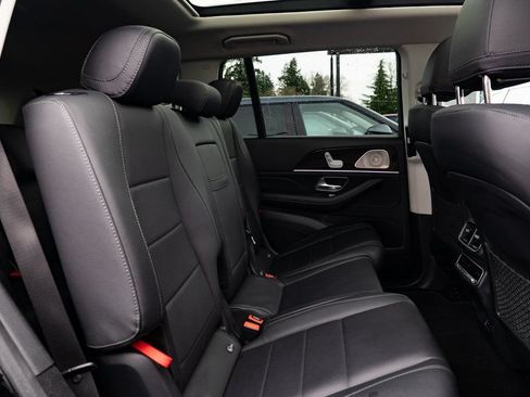 Used 2024 Mercedes-Benz GLS 450 4MATIC image 27