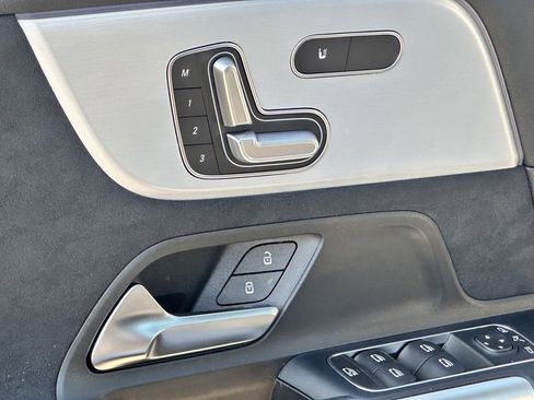 New 2025 Mercedes-Benz GLA 35 AMG 4MATIC image 18