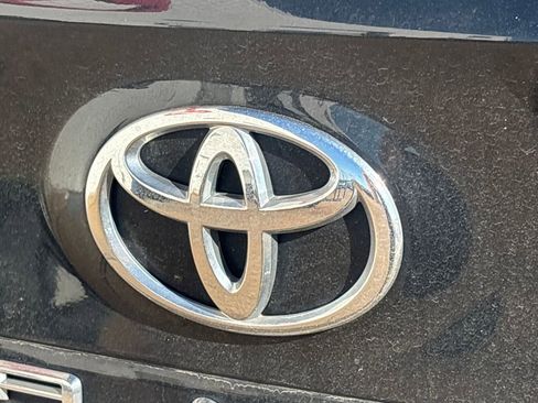 Used 2020 Toyota Camry LE image 29