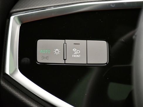 Used 2025 Audi Q3 2.0T Premium w/ Convenience Package image 21