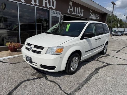 Used 2008 Dodge Grand Caravan SE FWD image 2