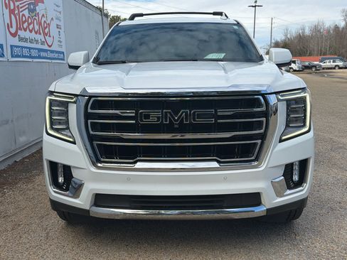 Used 2022 GMC Yukon SLT w/ SLT Premium Package image 5