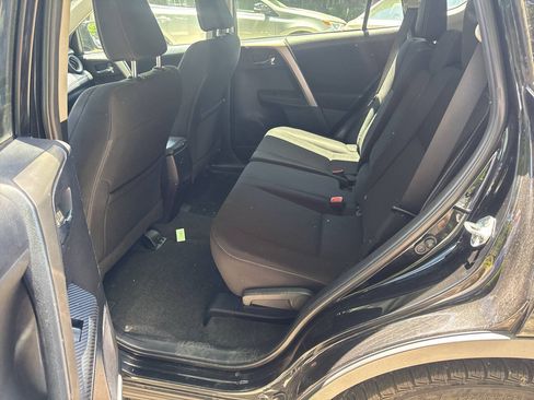 Used 2014 Toyota RAV4 XLE AWD/4WD image 11