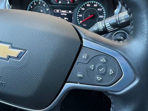 Used 2022 Chevrolet Traverse LT image 24