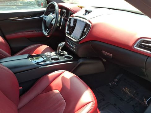 Used 2022 Maserati Ghibli Modena RWD image 24