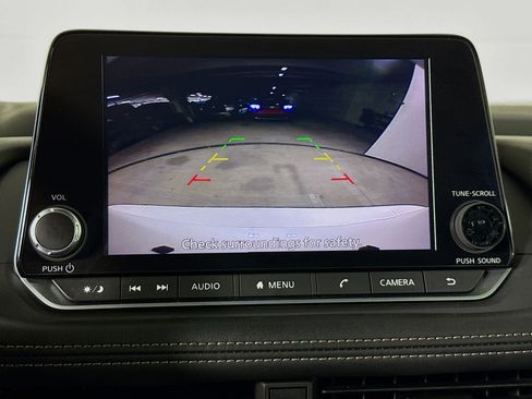 Used 2024 Nissan Rogue SV FWD image 14