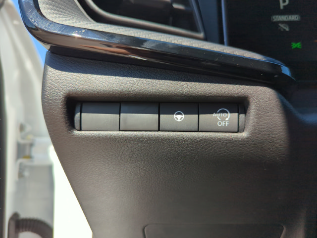Used 2026 Nissan Kicks SR FWD image 34