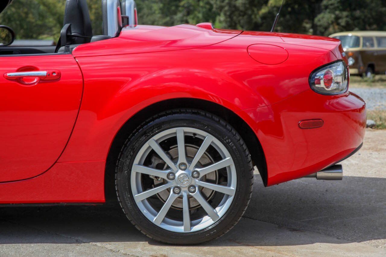 Used 2007 MAZDA MX-5 Miata Grand Touring w/ Premium Pkg RWD image 13