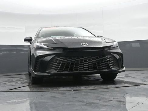 Used 2025 Toyota Camry SE image 35
