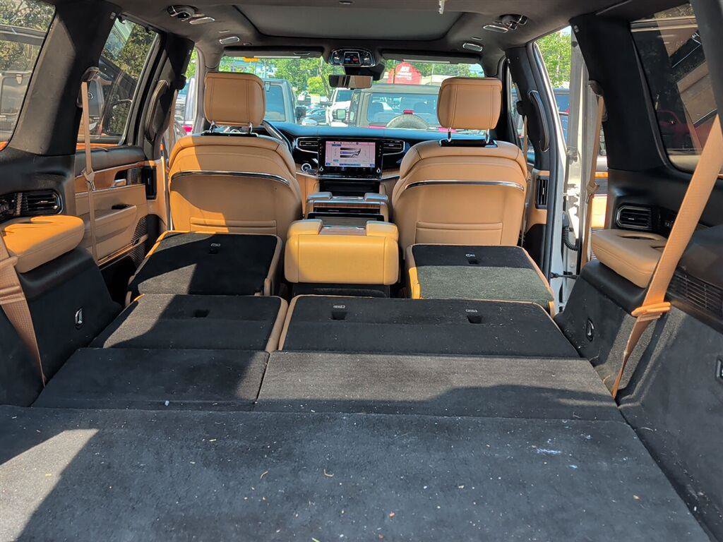 Used 2022 Jeep Grand Wagoneer Series III AWD/4WD image 19