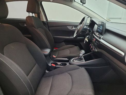 Used 2021 Kia Forte LXS FWD image 21