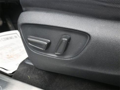 Used 2023 Toyota Highlander LE image 15