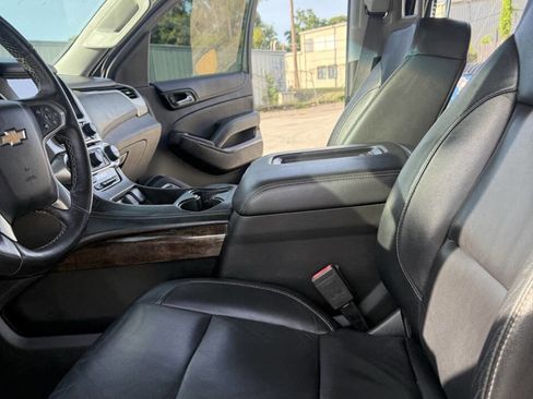 Used 2017 Chevrolet Suburban LT AWD/4WD image 13