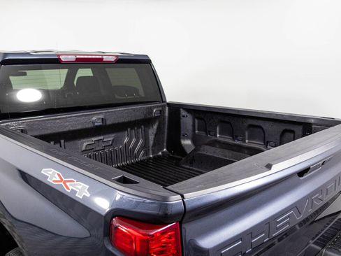 Used 2022 Chevrolet Silverado 1500 LT image 12
