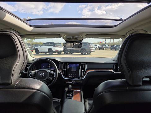 Used 2024 Volvo S60 B5 Plus image 21