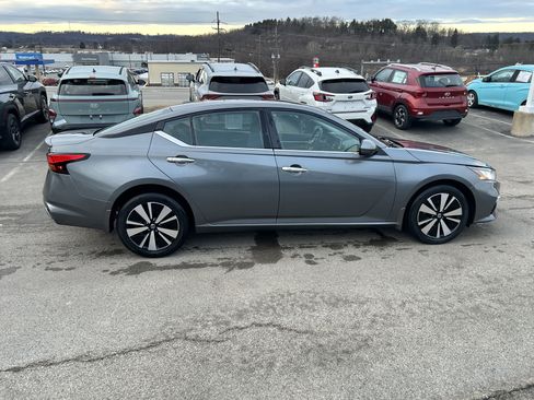 Used 2019 Nissan Altima 2.5 SV image 7
