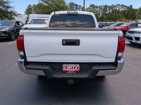 Used 2018 Toyota Tacoma TRD Off-Road AWD/4WD image 6