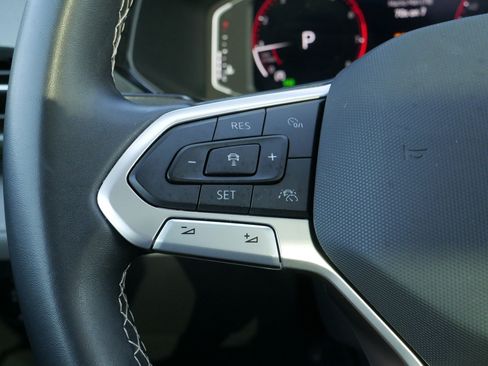 Used 2023 Volkswagen Taos SEL image 31