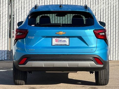 New 2026 Chevrolet Trax LT w/ Driver Confidence Package FWD image 5