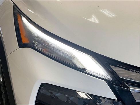 Used 2026 Nissan Rogue S AWD/4WD image 32
