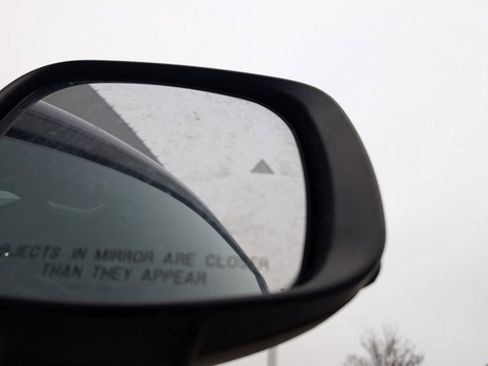 Used 2013 Chrysler Town & Country Limited w/ Luxury Group image 22